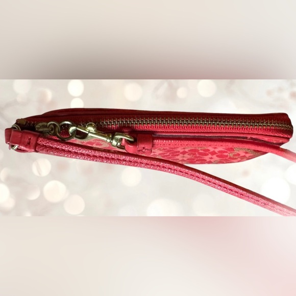 Coach Waverly Red Leather Gold Hearts Wristlet With Dustbag- RARE Y2k - Picture 6 of 11